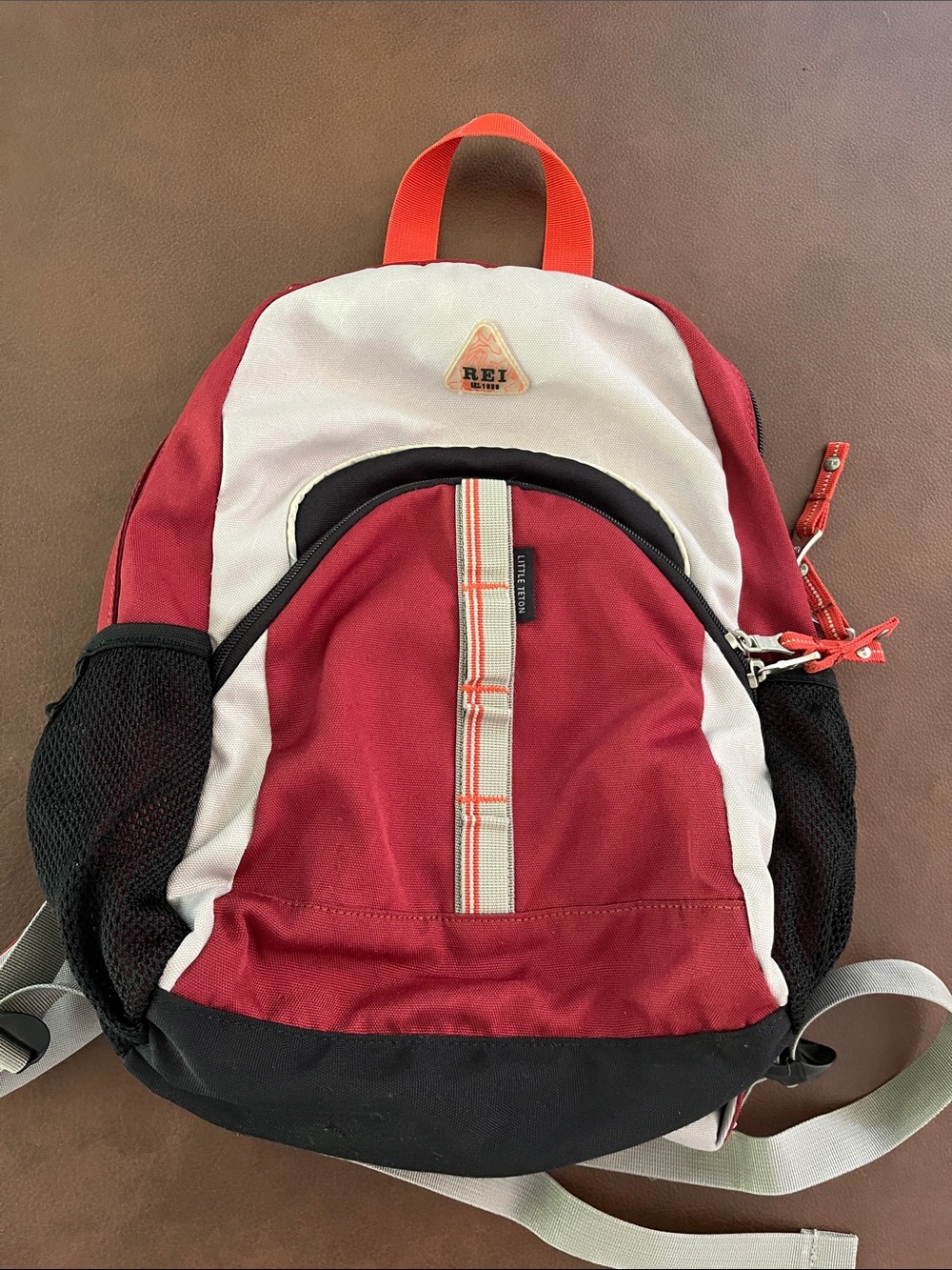 Vintage REI little Teton backpack